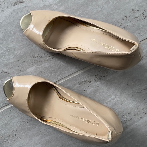 BCBG high heels 👠 cream colour shoes - Picture 2 of 4